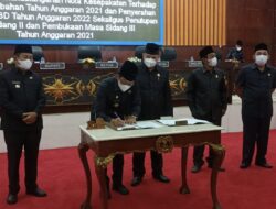 Pemkab Mura Bersama DPRD Tandatangani Nota KUA- PPAS Perubahan APBD Tahun 2021