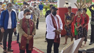 Tiba di Murung Raya Wamen LHK dan PUPR  Disambut Dengan Adat Potong Pantan