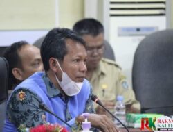 DPRD Minta Tepi Sungai Desa Pembuang Hulu I Disiring