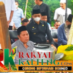 Bupati Perdie Hadir Secara Langsung saat Proses Pemakaman Mantan Wabub Mura