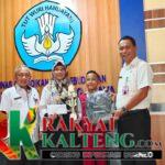 Disdikbud Mura Kembali Berikan Penghargaan Untuk Atlet Catur Junior Berprestasi