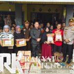 Ketua DPRD Mura Bersama Kapolres dan Kejari Mura Bantu Korban Kebakaran di Desa Mangkahui
