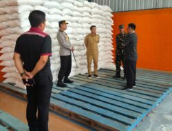 Bupati Mura Cek Stok Beras di Gudang Bulog