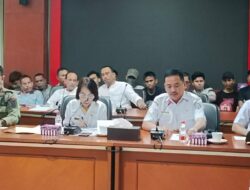 Pemkab dan DPRD Mura RDPU Bersama Pedagang Pasar Alun – Alun