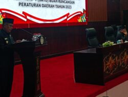 Pemkab Mura Sampaikan Jawaban Terhadap Pandangan Umum Fraksi Terhadap 1 Raperda