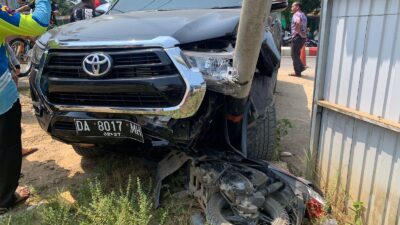 Toyota Hilux vs Honda Beat Adu Kuat, Korban Alami Patah Tulang