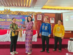 Narasumber kegitan advokasi dan sosialisasi Terima Hadiah Batik Khas Mura