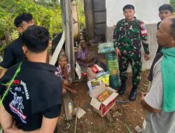 Babinsa koramil 03/Teweh Tengah Bantu Salurkan Bantuan Sembako di Desa Parangkampeng