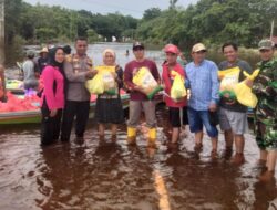 500 Nasi Bungkus dan 617 Paket Sembako Telah Disalurkan Ke Dua Desa