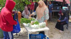 Distanik Mura Gelar Pasar Tani Perdana dari Hasil Kebun Petani Lokal