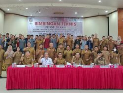 Desa Penerima Bantuan LSTHE dari Pemrov dan PJU-TS dari Pemkab 2024 di Beri Bimtek