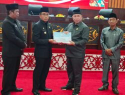 Pj Bupati Mura Serahkan Rancangan KUA – PPAS APBD TA 2025