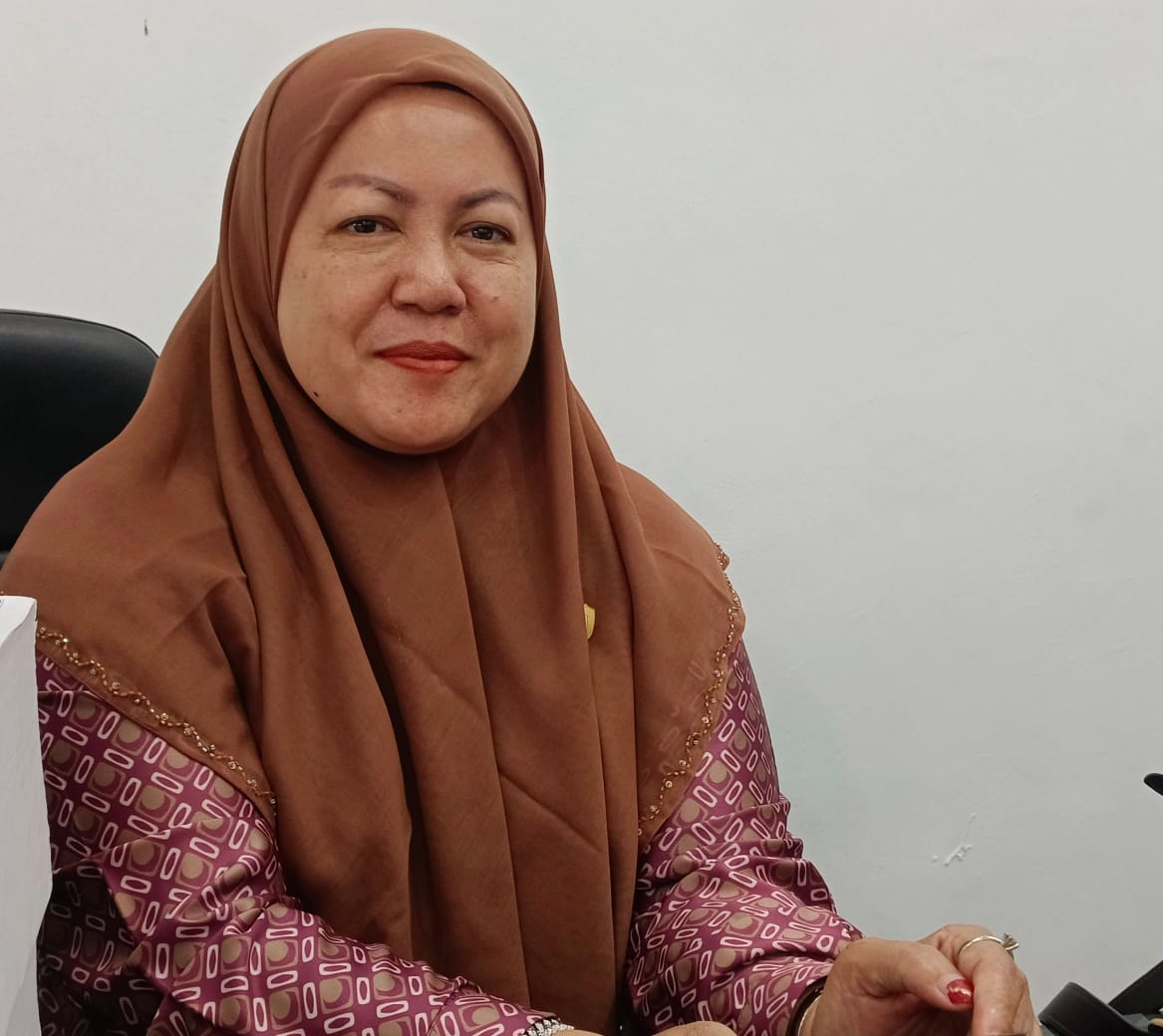 Wakil Ketua II DPRD Barito Utara, Hj Henny Rosgiaty Rusli.