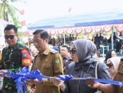 Ketua DPRD Barito Utara Hadiri Peresmian Gedung Serbaguna di Montalat