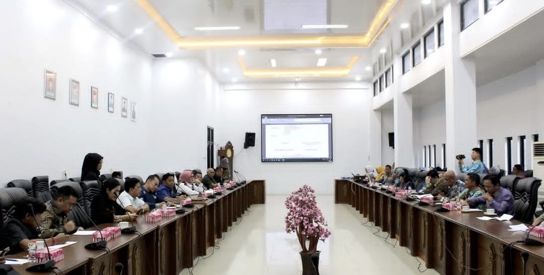 RDP LPG 3 KG-DPRD Kabupaten Barito Utara menggelar rapat dengar pendapat (RDP) terkait LPG 3 Kg, di ruang rapat DPRD setempat, Kamis (30/1).