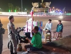 Satpol PP Mura Turun Lapangan Beri Sosialisasi ke PKL di Alun-alun Jorih