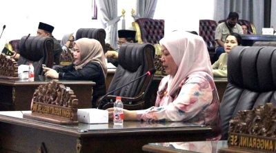 Wakil Ketua II DPRD Barito Utara, Hj. Henny Rosgiaty Rusli.