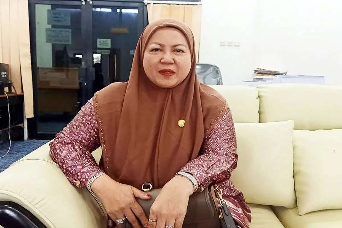 Wakil Ketua II DPRD Barito Utara - Henny Rosgiaty Rusli