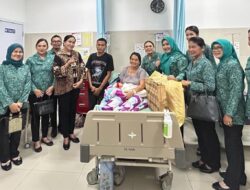 TP PKK Mura Kunjungi Ibu Pasca Melahirkan di RSUD Puruk Cahu