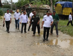 Pemkab Mura Siap Anggarkan Perbaikan Infruktur Jalan Kelurahan Muara Laung