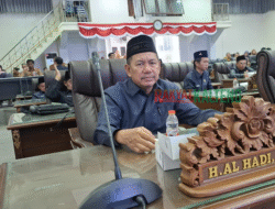 Anggota DPRD Apresiasi kepada Kafilah yang Meraih Juara Umum MTQH XXXIII