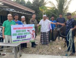 Kepala Satpol PP dan Damkar Salurkan Sapi Kurban dari Bupati Mura