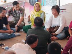 Polemik Listrik di Hingan Tokung, Kasatpol PP dan Damkar Dampingi Wabup Mura Dialog dengan Warga