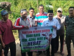 Kasatpol PP dan Damkar Dampingi Wakil Bupati Mura Serahkan Sapi Kurban di Mushola Darul Mutaqqin