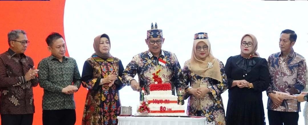Ketua dan Wakil Ketua DPRD Barito Utara bersama anggota DPRD Barito Utara menghadiri resepsi kenegaraan dalam arangka HUT ke 80 Kemerdekaan RI, di gedung Balai Antang Muara Teweh, Minggu (17/8).