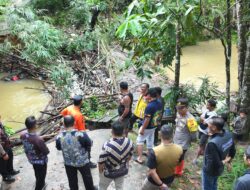 Bupati Heriyus Tinjau Terdampak Bencana Pasca Hujan Deras