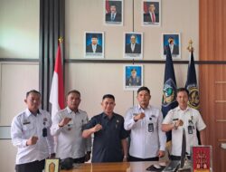 Wakil Ketua DPRD Kalteng Junaidi Serahkan Bantuan ke Lapas Palangka Raya