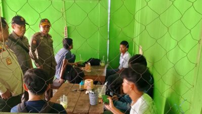 Satpol PP Mura Jaring Puluhan Pelajar saat Nongkrong di Warung Makan
