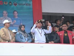 Gubernur Agustiar Sabran Tutup Turnamen Sepak Bola Gubernur Cup Zona Barat 2025 di Sampit