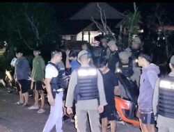 Satpol PP Mura Patroli Malam Datangi Tongkrongan Pemuda Pinggir Jalan