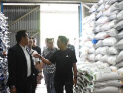 Launching Bantuan Sosial, Bupati Barut Harap Bansos Sampai Kepada Penerima Manfaat Di Desa