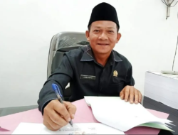 Anggota DPRD Barut Sampaikan DPUPR Akan Perbaiki Jalan Simpang Tripemuji  