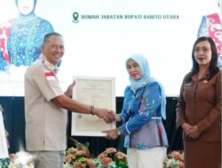Terima Hak Cipta Ketua Dekranasda Kabupaten Barito Utara Harap Dapat Lindungi Karya Lokal