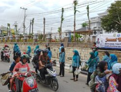 TP PKK Dan GOW Barito Utara Bagikan Paket Sayur Mayur Jum’at Berkah
