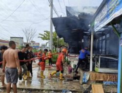 Kebakaran Hebat di Puruk Cahu, Satpol PP dan Damkar Bergerak Cepat