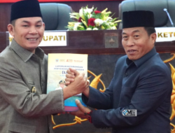 Rapat Paripurna DPRD, Pemkab Mura Serahkan LKPJ Tahun 2025