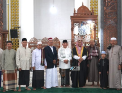 Salat Idulfitri di Istiqlal Puruk Cahu Berlangsung Khidmat, Dihadiri Wabup Mura