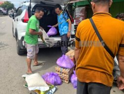 Peduli, Anggota Komisi I DPRD Barut Turut Turun Beri Bantuan Korban Kebakaran Jalan Meranti