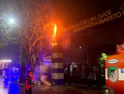 BPBD Barut Bersama Tim Gabungan Berhasil Padamkan Kebakaran Gapura Diskominfosandi