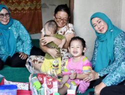 Peringati Hari Kartini, TP PKK Barito Utara Salurkan Bantuan Bentuk Kepedulian Kepada Masyarakat