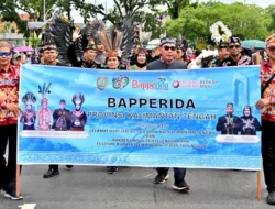 Bapperida Kalteng Tampilkan Harmoni Budaya dan Inovasi di Karnaval FBIM 2026