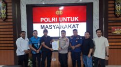 Peternak ayam petelur mendatangi Kapolres Kotim menyampaikan persoalan yang sedang dihadapi.
