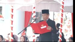 Ketua DPRD Murung Raya Bacakan Pembukaan UUD 1945 pada Upacara HUT ke-81 RI