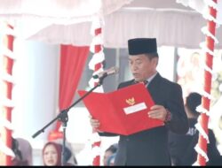 Ketua DPRD Murung Raya Bacakan Pembukaan UUD 1945 pada Upacara HUT ke-81 RI