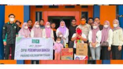 Perempuan Bangsa Kalteng Salurkan Masker untuk Warga dan Logistik bagi Petugas Karhutla