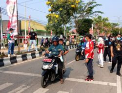 Minimalisir Terhirup Asap Dinas Kesahatan Barito Utara Bagikan Sebanyak 1000 Masker Kepada Masyarakat  